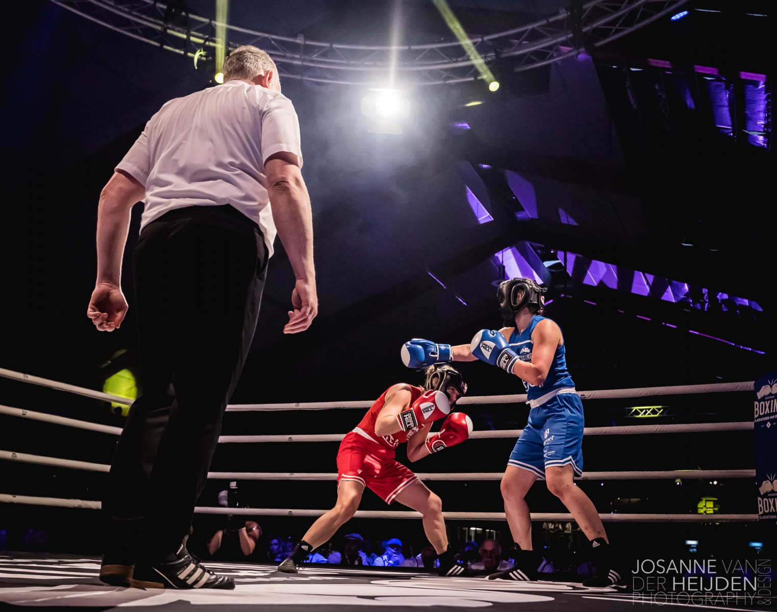 Boxing_Gladiatoren_van_Deurne_Evie-van-der-Heijden-vs-Janine-van-den-Eijnden_09072022_Foto_Josanne_van_der_Heijden-4165