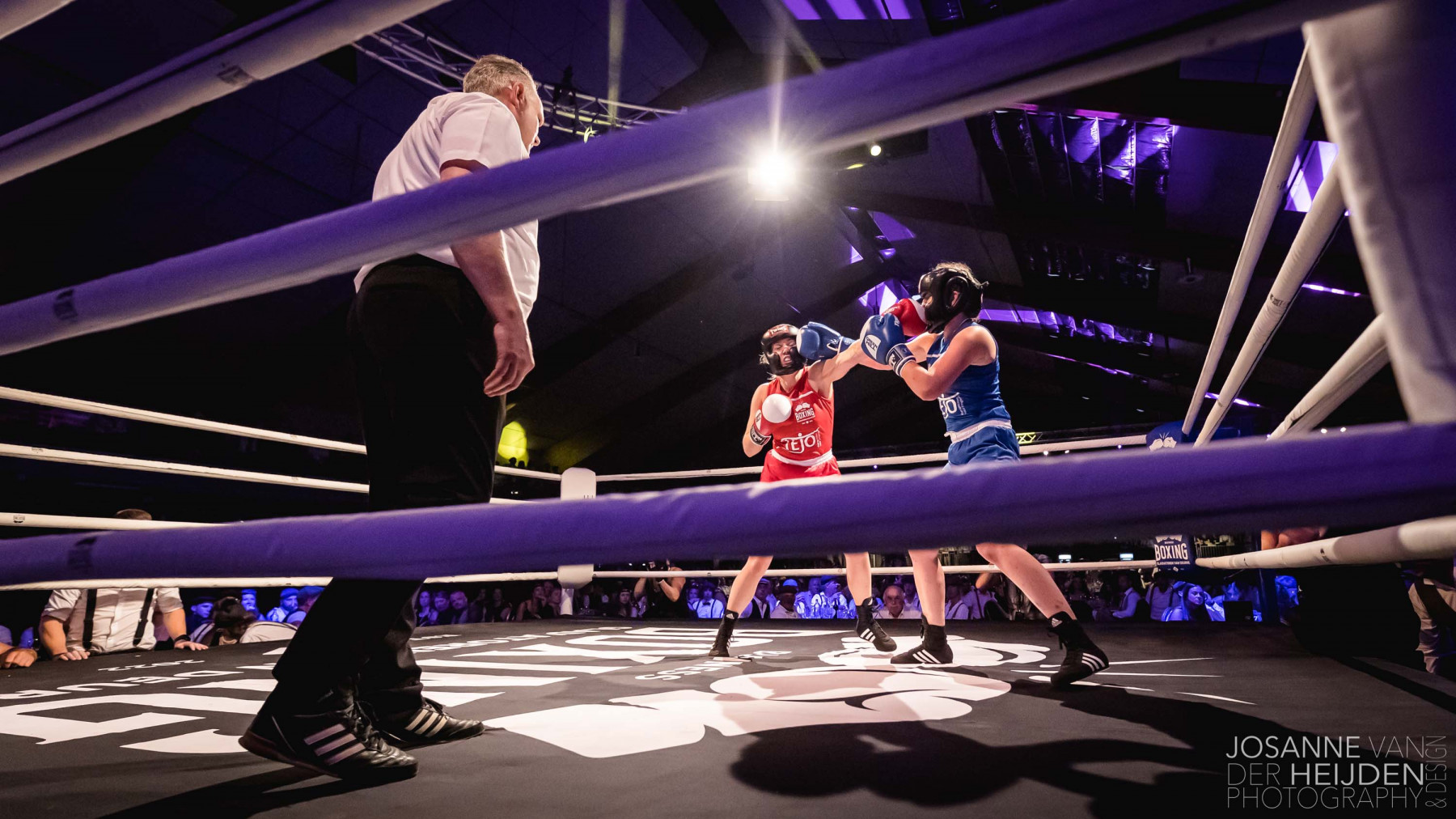 Boxing_Gladiatoren_van_Deurne_Evie-van-der-Heijden-vs-Janine-van-den-Eijnden_09072022_Foto_Josanne_van_der_Heijden-4184