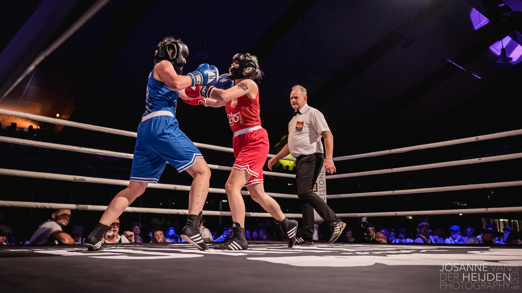 Boxing_Gladiatoren_van_Deurne_Evie-van-der-Heijden-vs-Janine-van-den-Eijnden_09072022_Foto_Josanne_van_der_Heijden-4226