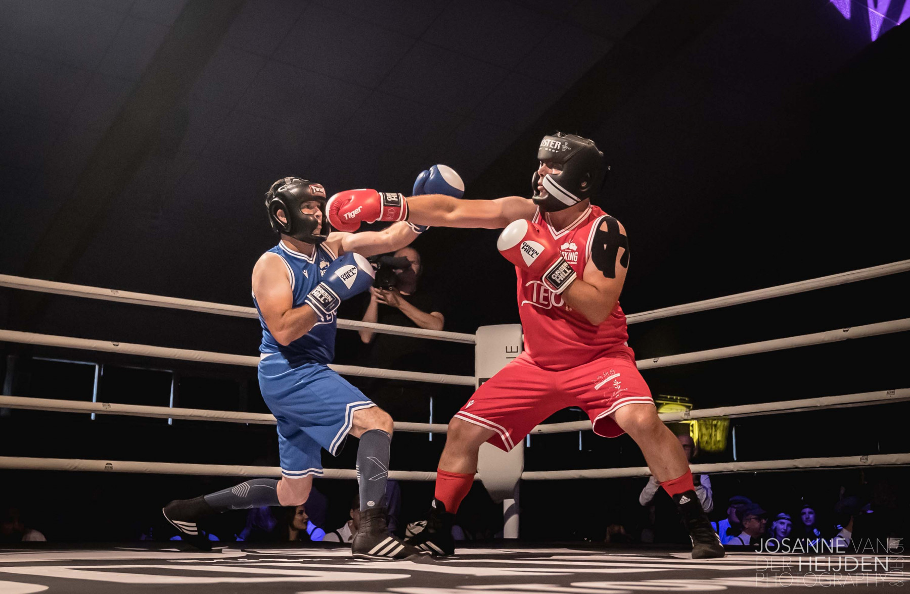Boxing_Gladiatoren_van_Deurne_Ramon_van_ZundertvsPaul_van_Dijnen_09072022_Foto_Josanne_van_der_Heijden-3731