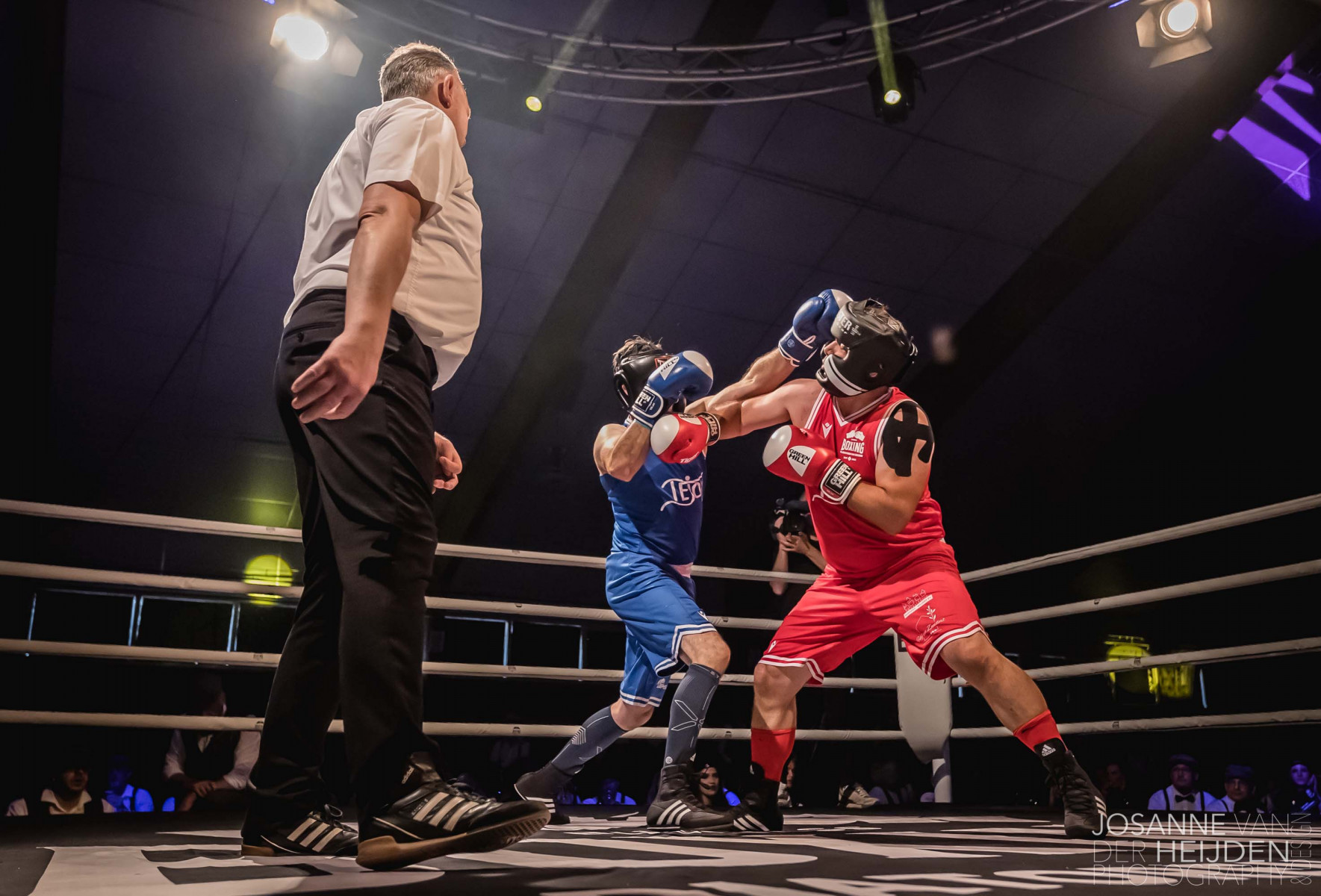 Boxing_Gladiatoren_van_Deurne_Ramon_van_ZundertvsPaul_van_Dijnen_09072022_Foto_Josanne_van_der_Heijden-3772
