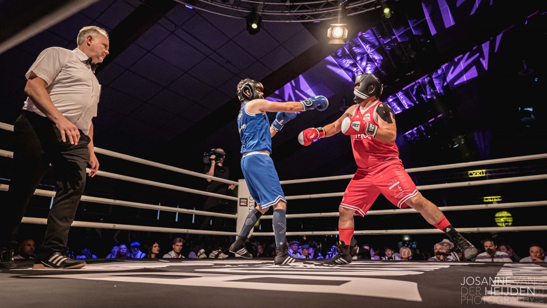 Boxing_Gladiatoren_van_Deurne_Ramon_van_ZundertvsPaul_van_Dijnen_09072022_Foto_Josanne_van_der_Heijden-3823